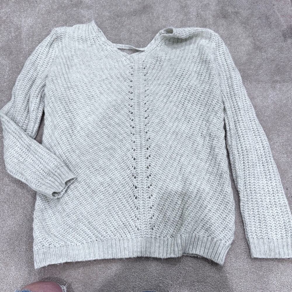 BB Dakota Women's Cream V-Neck Sweater, size L